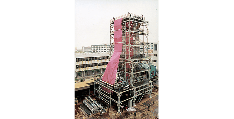 Jin Ming delivered a large-scale, technologically advanced, and ultra-wide 20-meter agricultural film (geotextile membrane) production line at that time, which was of high quality in Asia